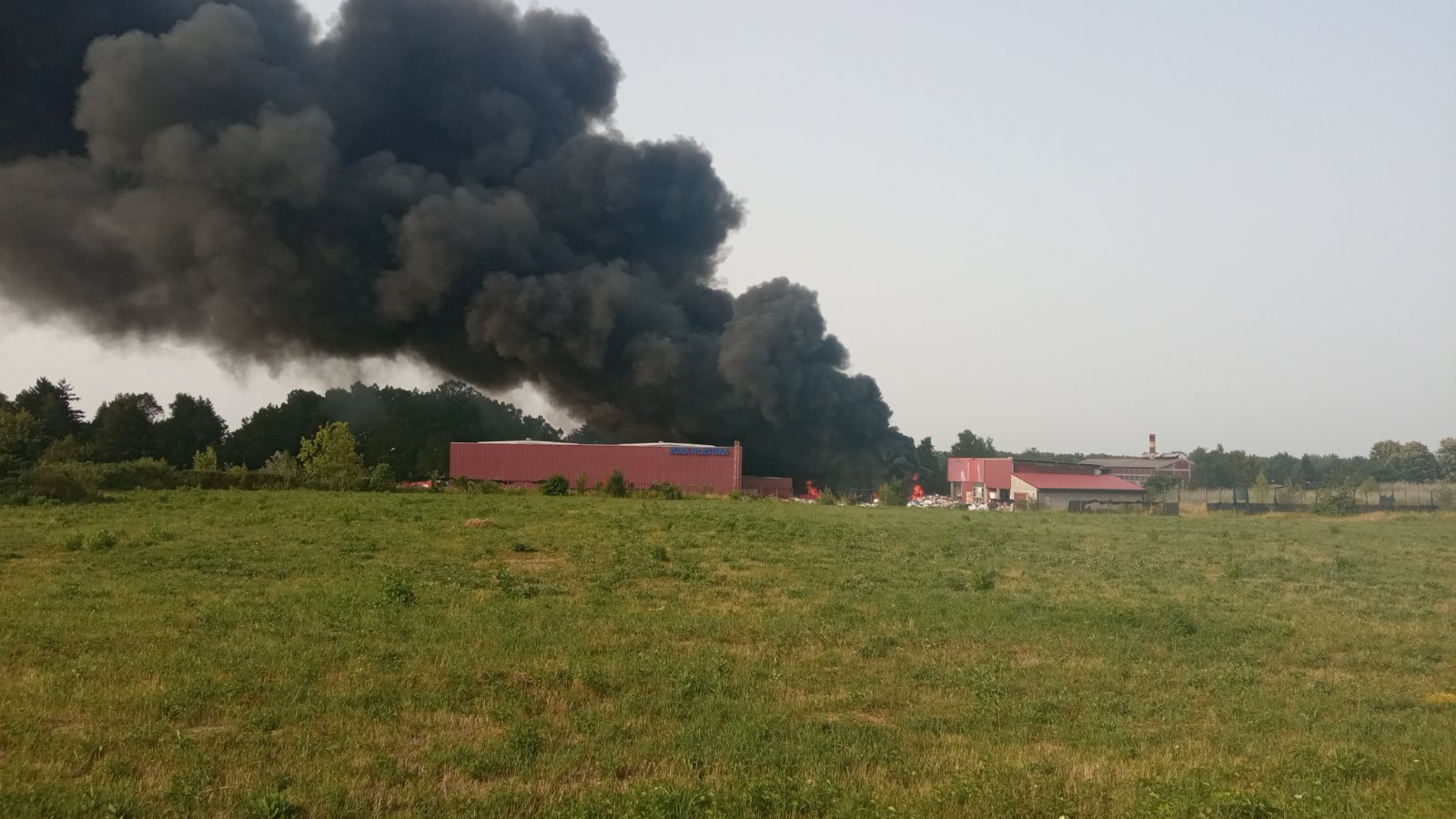 Ogroman pozar u Brcko distriktu je zahvatio proizvodni pogon